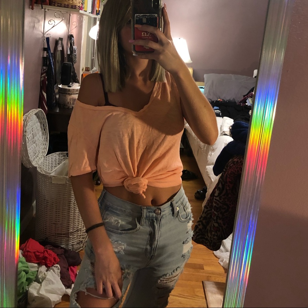 American Eagle Coral T-shirt